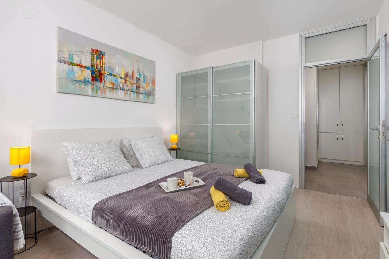 Sunny Studio Apartment With Balcony Риека Экстерьер фото